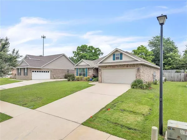 21792 Eastbrook ST, Fairhope, AL 36532