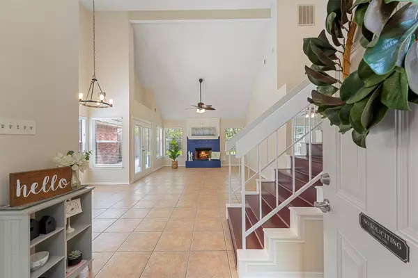 11711 Meadowchase DR, Houston, TX 77065