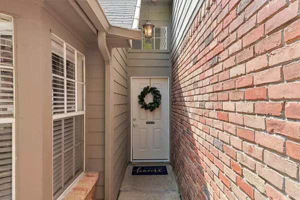 11711 Meadowchase DR, Houston, TX 77065