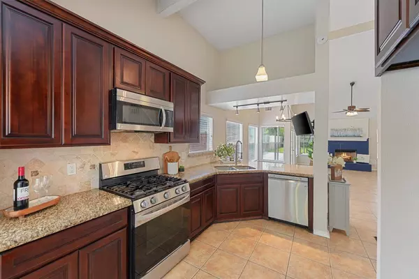 11711 Meadowchase DR, Houston, TX 77065