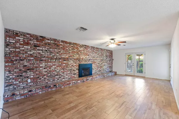 1494 Atkins Way, Porterville, CA 93257