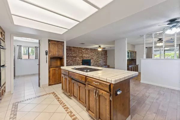 1494 Atkins Way, Porterville, CA 93257