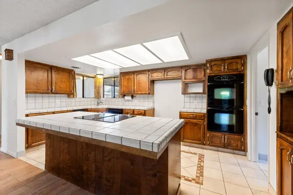 1494 Atkins WAY, Porterville, CA 93257