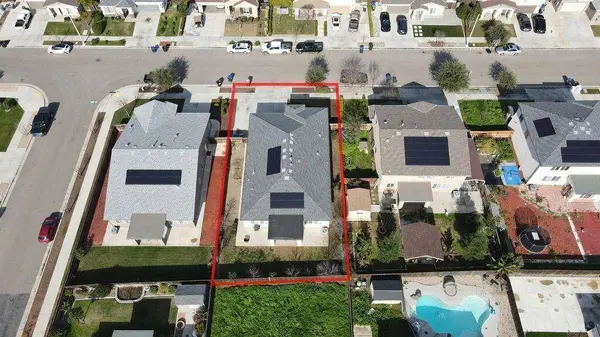 3917 E Myrtle Avenue, Visalia, CA 93292