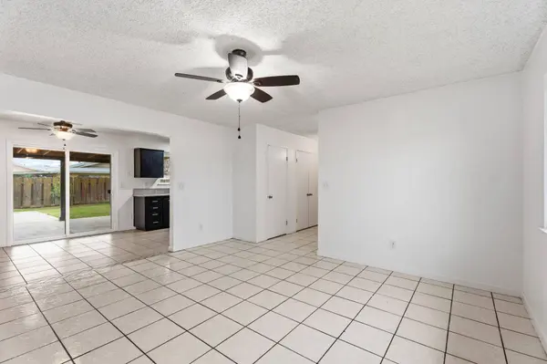 237 E Modoc Avenue, Visalia, CA 93291