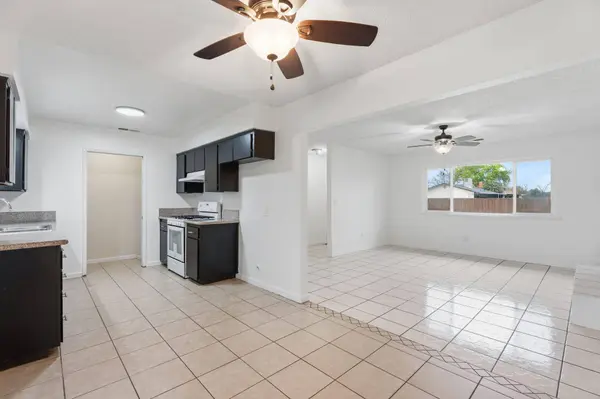 237 E Modoc Avenue, Visalia, CA 93291