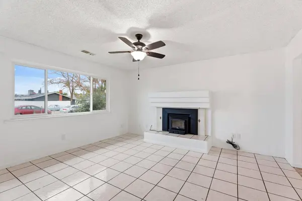 237 E Modoc AVE, Visalia, CA 93291