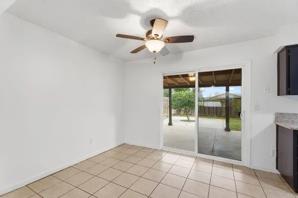 237 E Modoc Avenue, Visalia, CA 93291