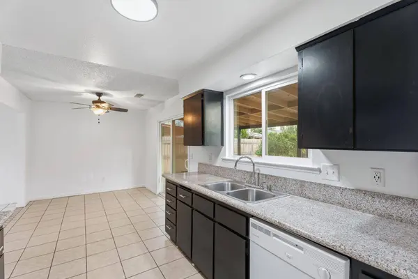 237 E Modoc AVE, Visalia, CA 93291