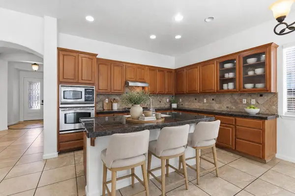 3325 W Stewart Avenue, Visalia, CA 93291