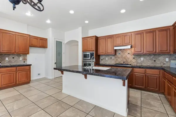 3325 W Stewart AVE, Visalia, CA 93291
