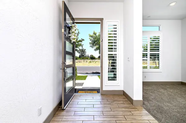 3707 N Santa Fe Street, Visalia, CA 93291