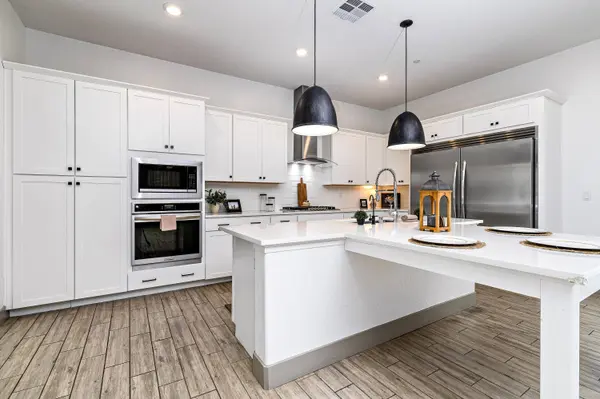 3707 N Santa Fe Street, Visalia, CA 93291
