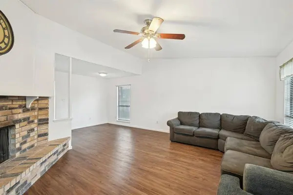 5552 Squires Drive, The Colony, TX 75056