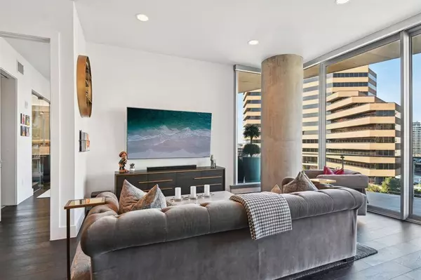 3130 N Harwood Street #705, Dallas, TX 75201