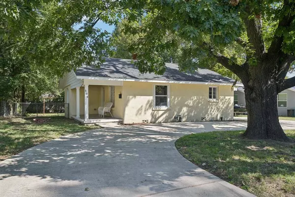 608 W High Street, Terrell, TX 75160