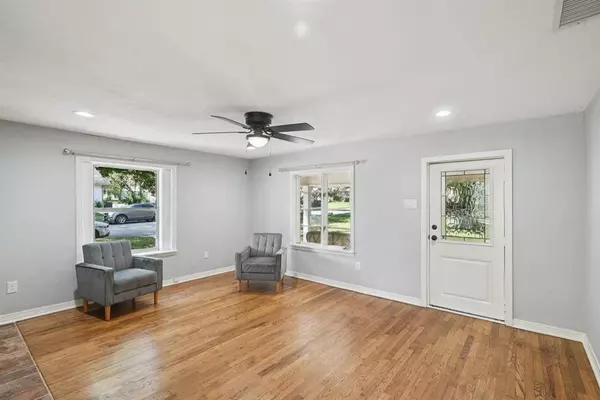 608 W High Street, Terrell, TX 75160