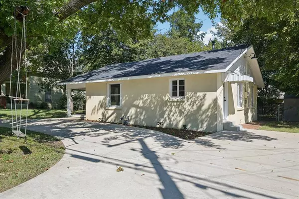 608 W High Street, Terrell, TX 75160