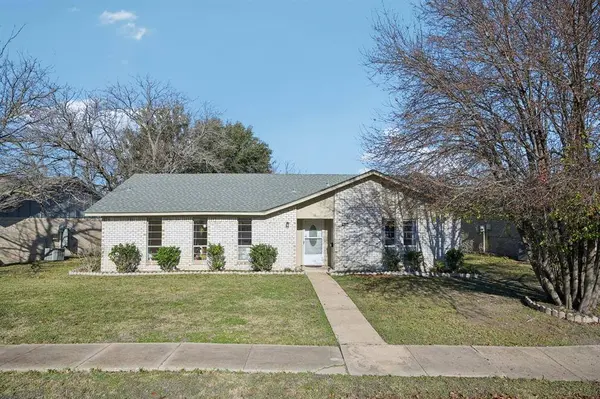 1021 Pleasant Valley Road, Garland, TX 75040
