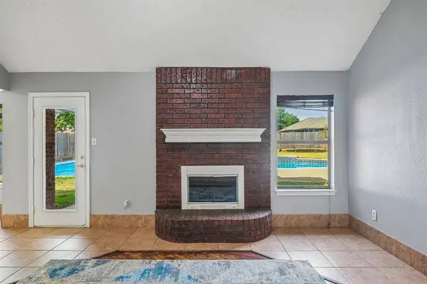 609 Ruth Drive, Kennedale, TX 76060