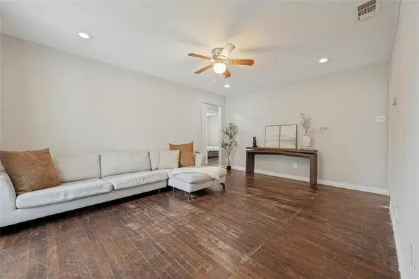 2614 Valwood Parkway, Farmers Branch, TX 75234