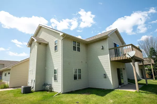 882 & 892 St Albert th Great Drive, Sun Prairie, WI 53590