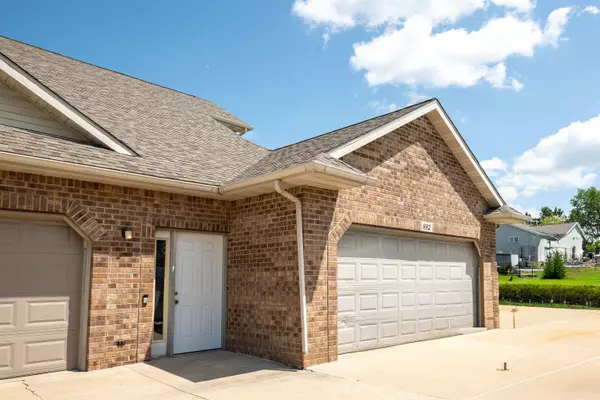 882 & 892 St Albert th Great Drive, Sun Prairie, WI 53590