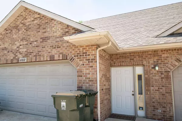 882 & 892 St Albert th Great Drive, Sun Prairie, WI 53590