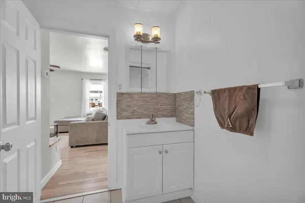 431 LARCHMONT DR, Delanco, NJ 08075