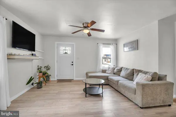 431 LARCHMONT DR, Delanco, NJ 08075