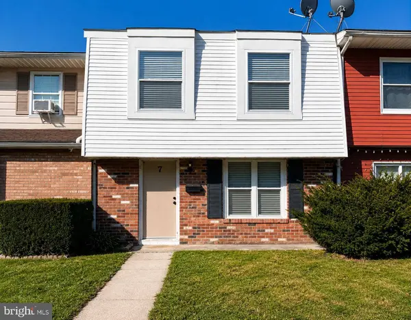 7 MADELEY CT