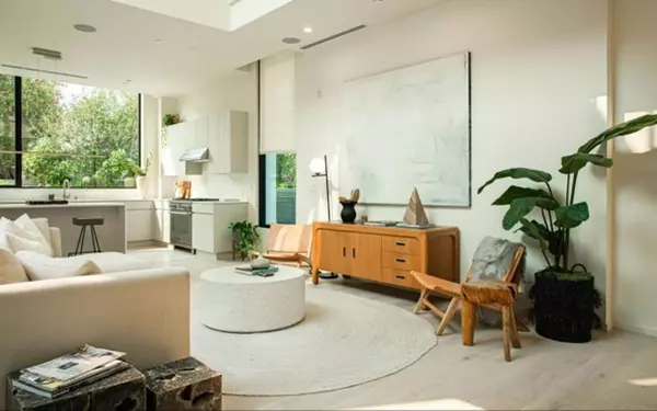 Mastering the Closing Process for Luxury Real Estate,Paige Steckling