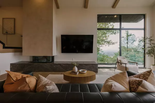 2244 S LAKELINE CIR, Salt Lake City, UT 84109