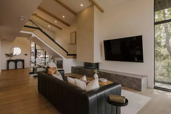 2244 S LAKELINE CIR, Salt Lake City, UT 84109