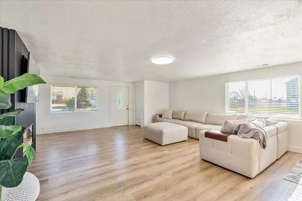 1977 N 1300 W, Pleasant Grove, UT 84062