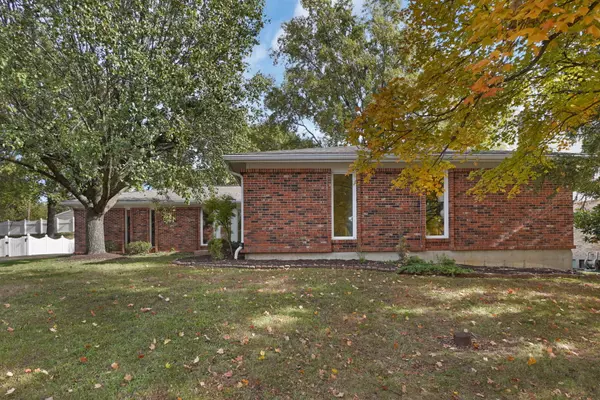 Ellisville, MO 63011-2057,342 Clayton Trails Dr