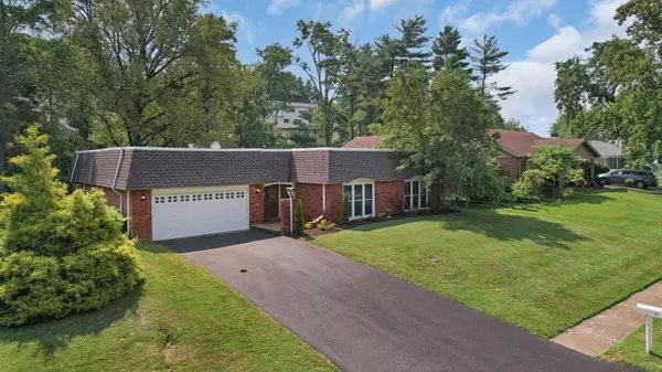590 Arblay Pl, Manchester, MO 63011-4007