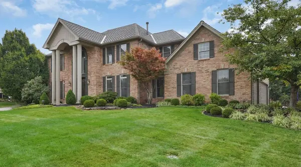 2167 Riding Trail Dr, Chesterfield, MO 63005-5401