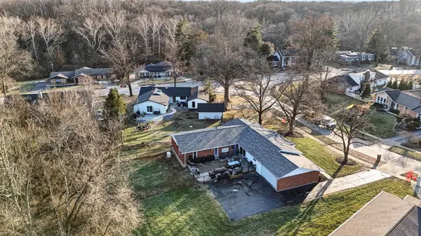 114 Trailswest Dr, Chesterfield, MO 63017-2554