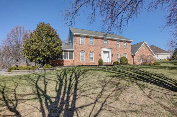 16427 Brandsford Pt, Chesterfield, MO 63005-4548