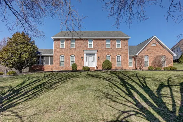 16427 Brandsford Pt, Chesterfield, MO 63005-4548