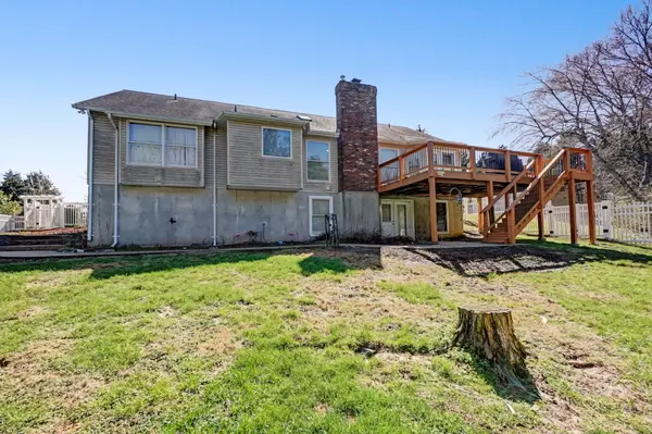 2489 Stonegate Dr, Festus, MO 63028-3679