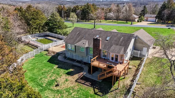2489 Stonegate Dr, Festus, MO 63028-3679