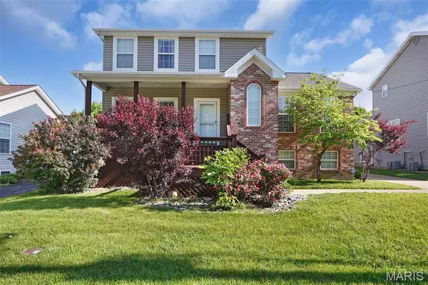 385 E Clinton PL, St Louis, MO 63122