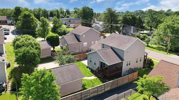 385 E Clinton PL, St Louis, MO 63122