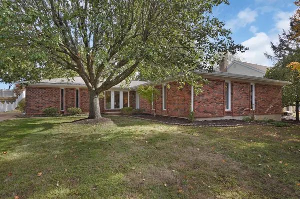 342 Clayton Trails Dr, Ellisville, MO 63011-2057