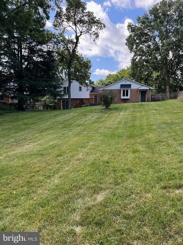 1104 MILROY CT, Winchester, VA 22601