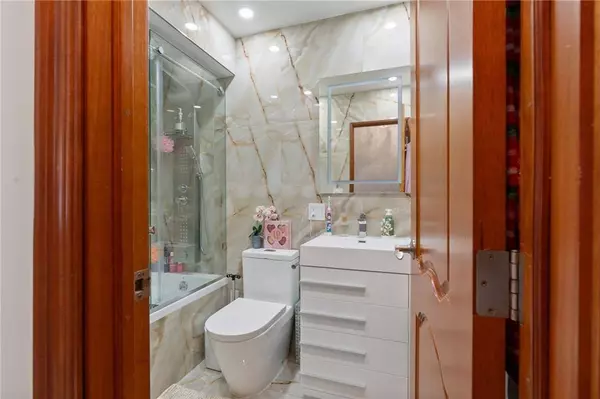 24 Cove LN #10A, Brooklyn, NY 11234