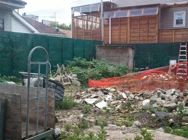 16A Dunne PL, Brooklyn, NY 11235