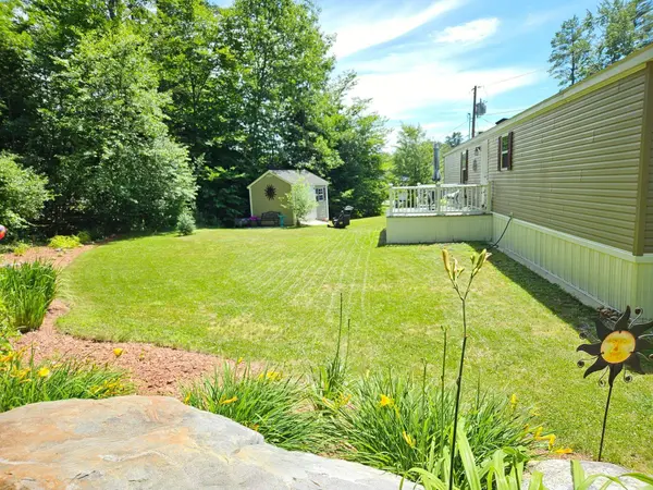 4 Hemlock RD, Tilton, NH 03276